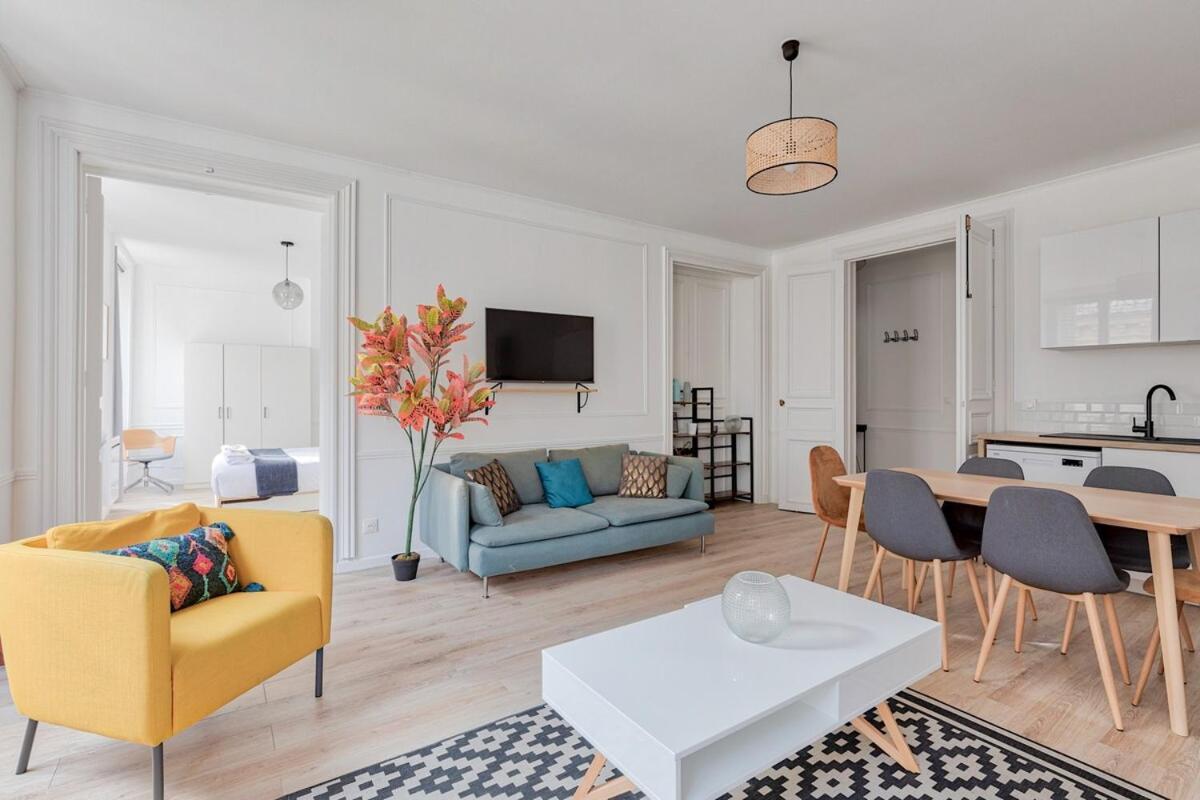 Appartement Joli Champs Elysees - 6p Parijs